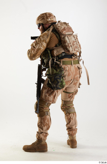  Photos Robert Watson Army Czech Paratrooper Poses crouching standing 0011.jpg
